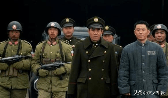 軍官的小妻子，溫馨日常的甜蜜趣事最新章節(jié)